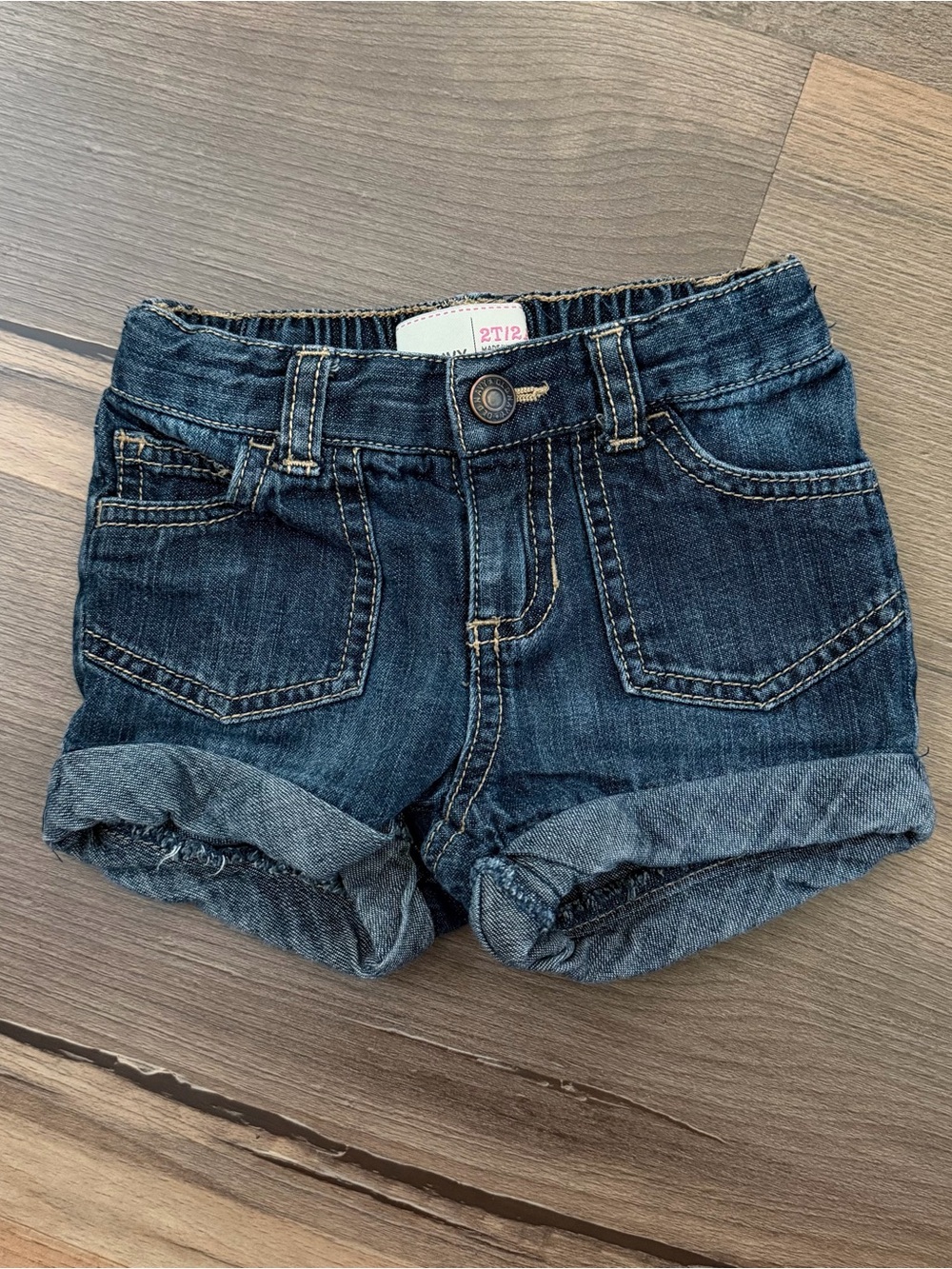 Old Navy 2011 Toddler Girls' Cuffed Denim Shorts - Size 2T